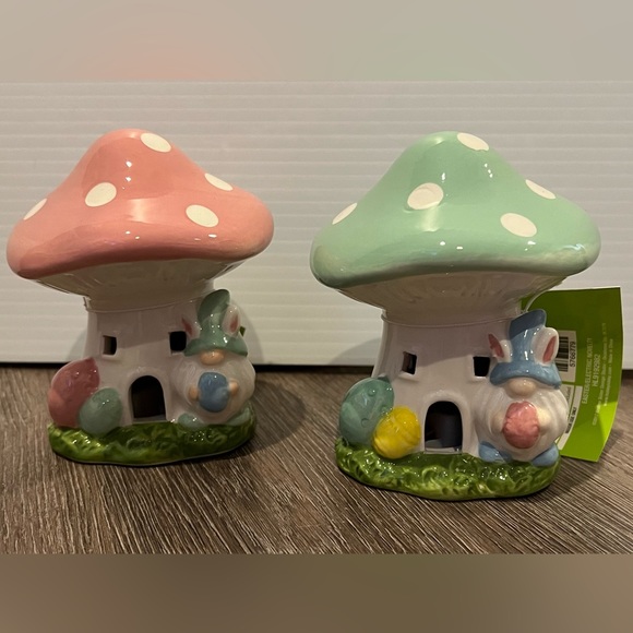 Other - Super Cute Light-up Mushroom with Gnome- Set of 2- NWT